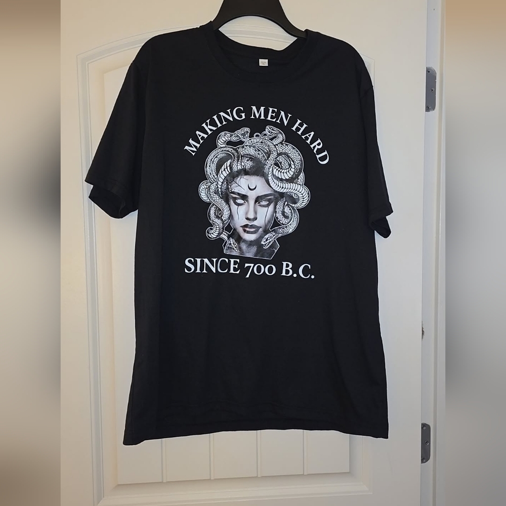 Medusa Black Graphic Short Sleeve Tee Size XL Never Worn